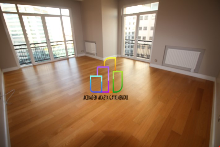 Emaar Square 2+1 132 m2 residence bloklarda satılık daire 