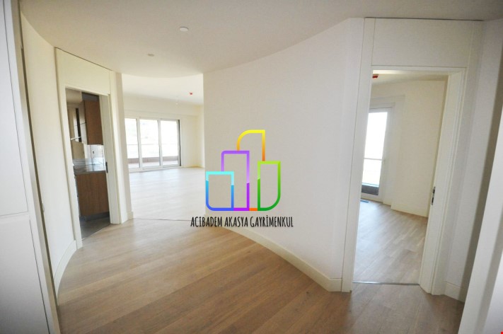 Akasya acıbadem de kiralık 200 m2 Ofis 3+1 