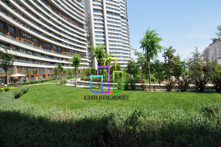 Akasya Acıbadem de satılık Bahçe katı 3+1 174 m2 Daire 