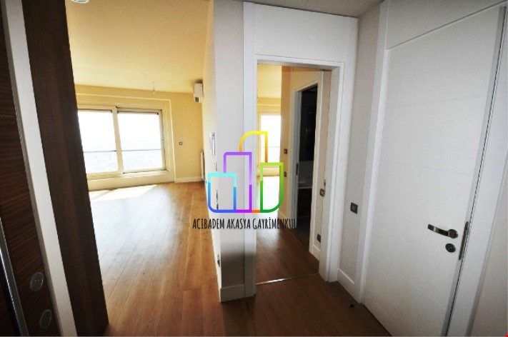 Akasya Acibadem Kent Etabı Kule de 1+1 KİRALIK OFİS 