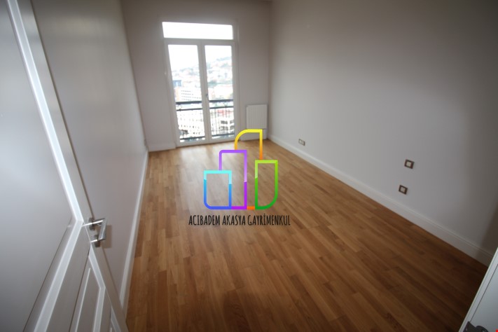 Emaar Square de  3 +1 Satılık Daire  204  m2