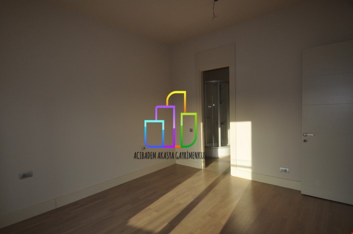 Akasya Acıbadem 3,5+1 BALKONLU Göl Etabı Kule'de Kiralık BOŞ!