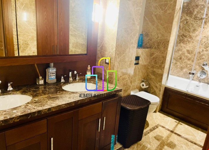 Emaar Square 2,5+1 On Sale Fully Furnished With Maid Room Empty!!!