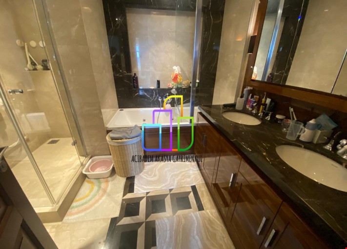 Emaar Square 3,5+1 220  M2 BÜYÜK TERASLI Oturuma Hazır!!!!!!!!!