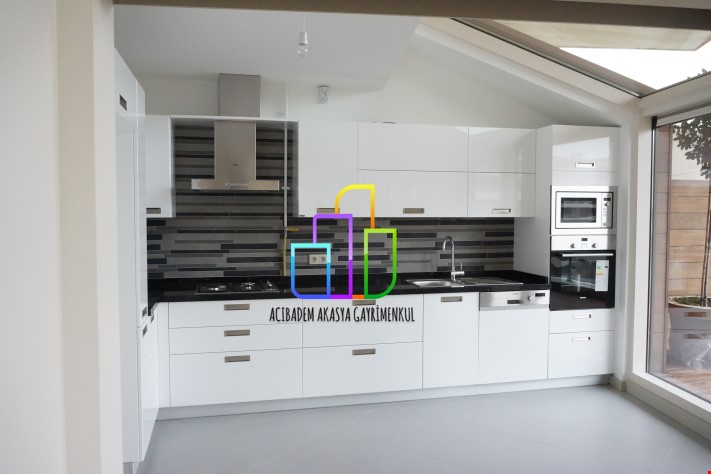 3.5+1 222m2 AKASYA ACİBADEM GÖL ETABI YATAY da  SATILIK TERASLI 