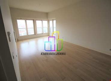 Akasya Acıbadem 2,5+1 120 M2 Göl Kule'de BOŞ Kullanıma Hazır